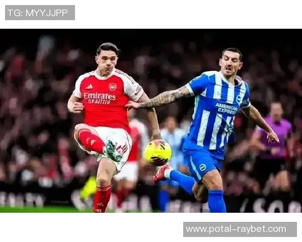 曼联与阿森纳激战正酣球场内外群殴事件引发热议